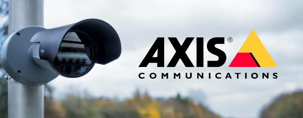 Cameră de rețea Axis Communications care securizează un spațiu public